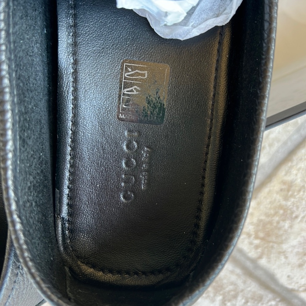 GUCCI black leather loafers. - Picture 4 of 15